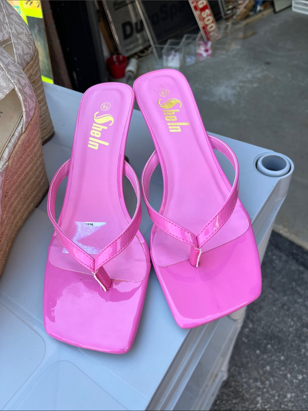 SHEIN Hot Pink Patent Square-Toe Thong Sandals
